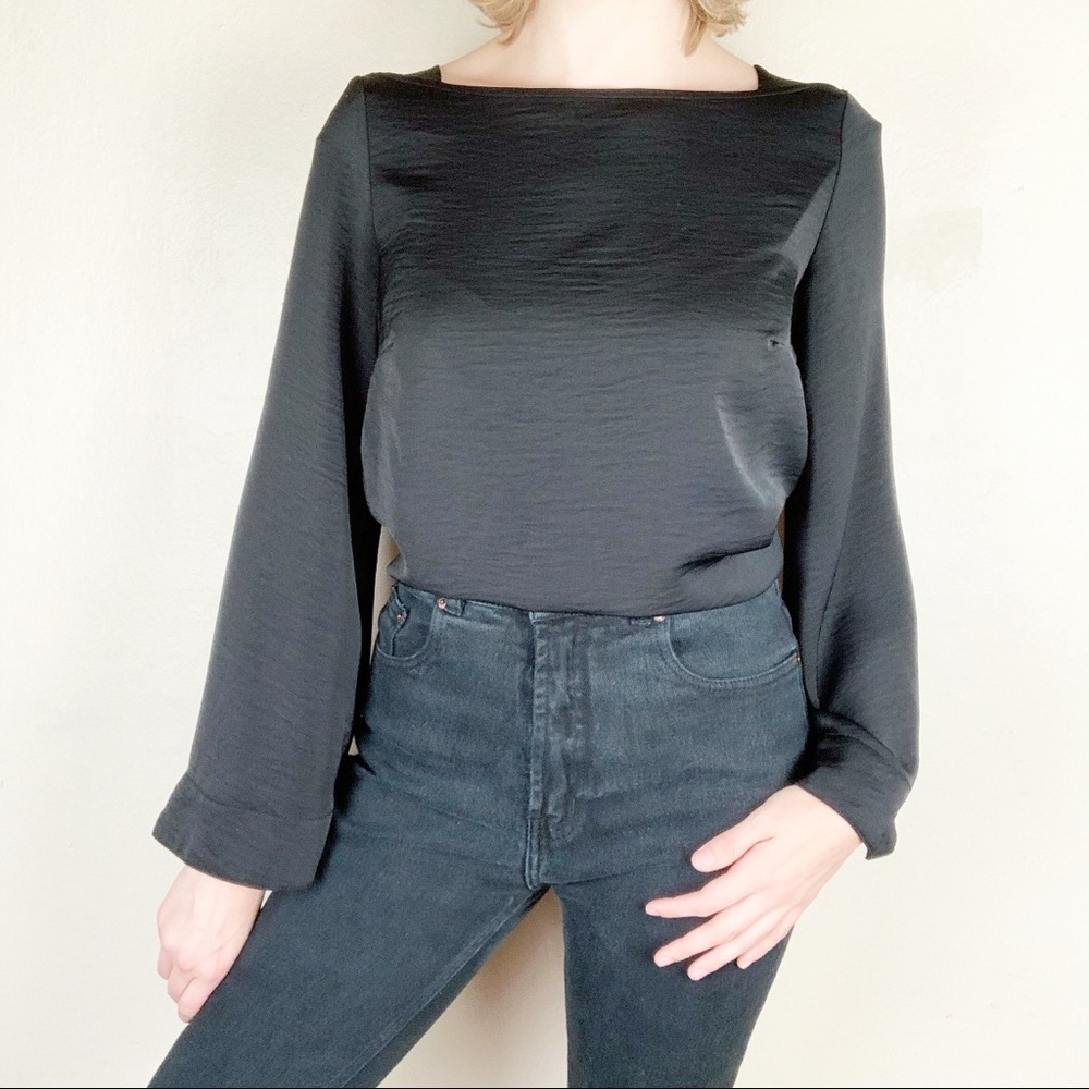 Prologue Black bell sleeve blouse